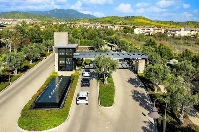 drone / aerial view featuring a mountain view