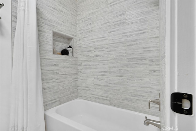 bathroom featuring shower / tub combination