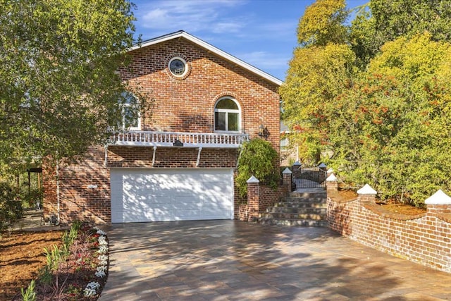 view of front facade featuring a garage