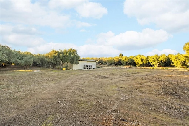 view of yard featuring a rural view