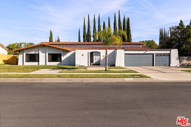 view of front facade with a garage