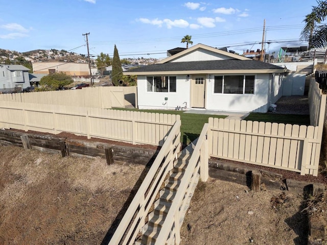 view of front of property