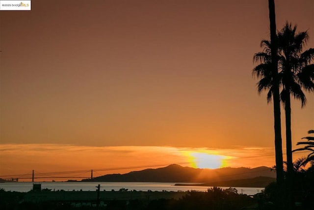 water view featuring a mountain view