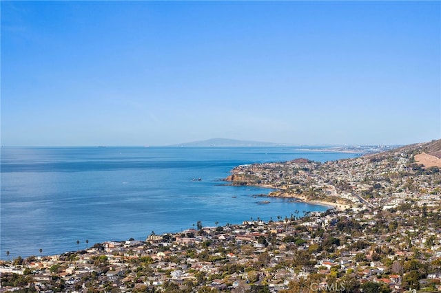 water view with a mountain view