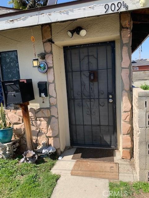 view of exterior entry