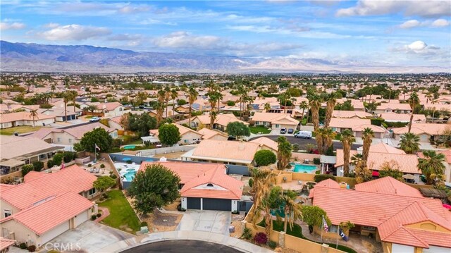 bird's eye view featuring a mountain view