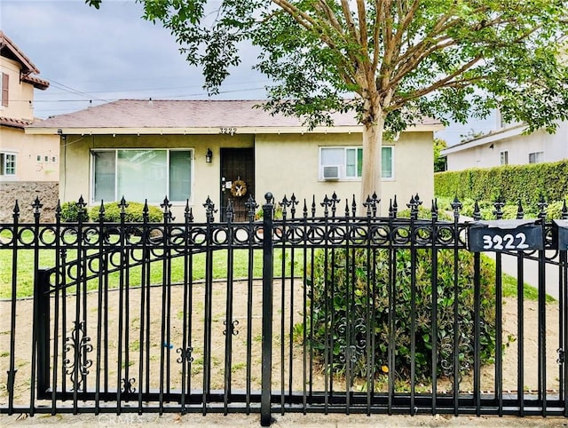 view of front of house with a front yard