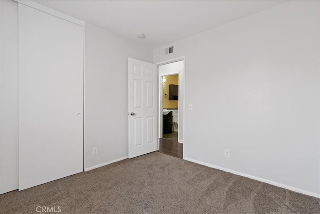 view of carpeted spare room