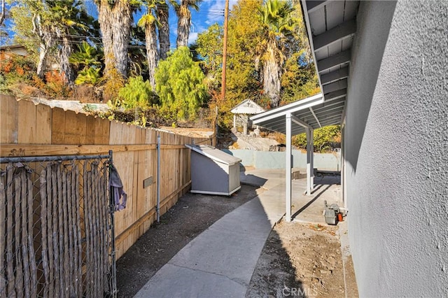 view of yard with a patio