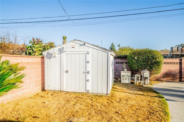 view of outbuilding