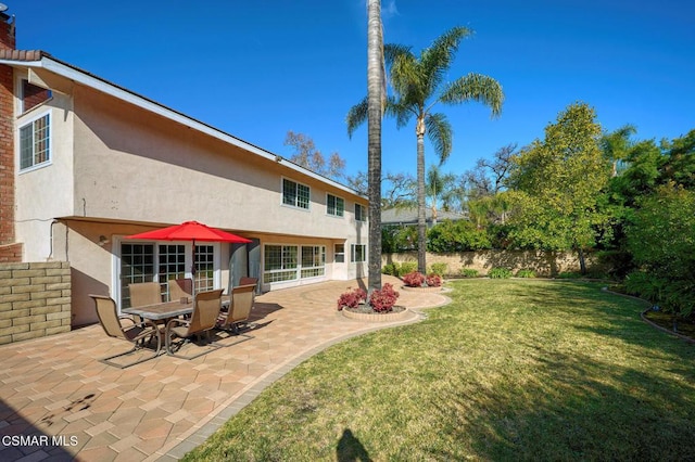 view of yard with a patio