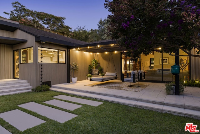 view of front facade featuring a patio