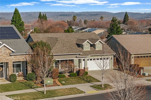 view of front of house with a front lawn