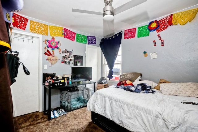 bedroom with ceiling fan