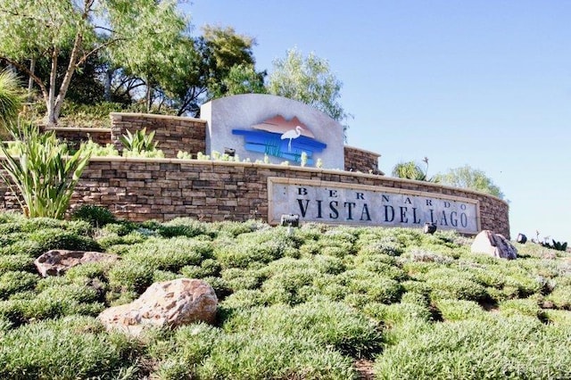 view of community / neighborhood sign