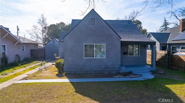 view of front of house with a front yard