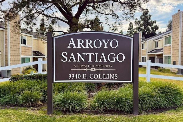 view of community / neighborhood sign