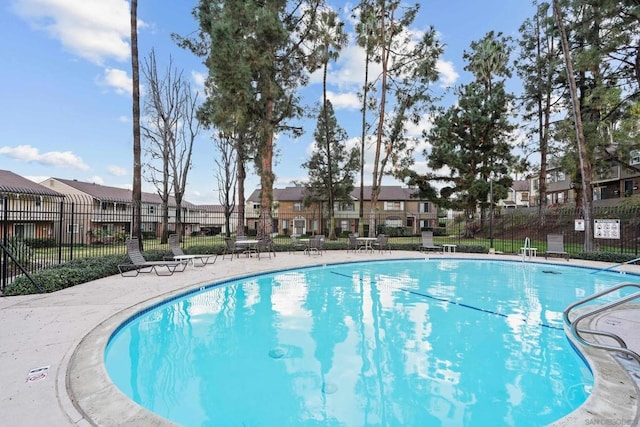 view of swimming pool