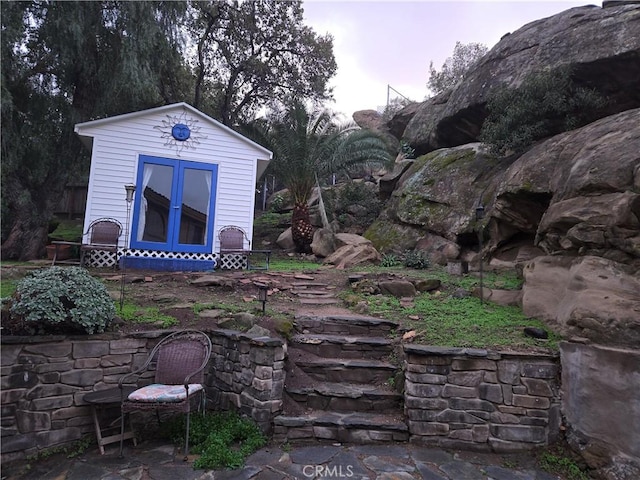 view of outdoor structure featuring an outdoor structure