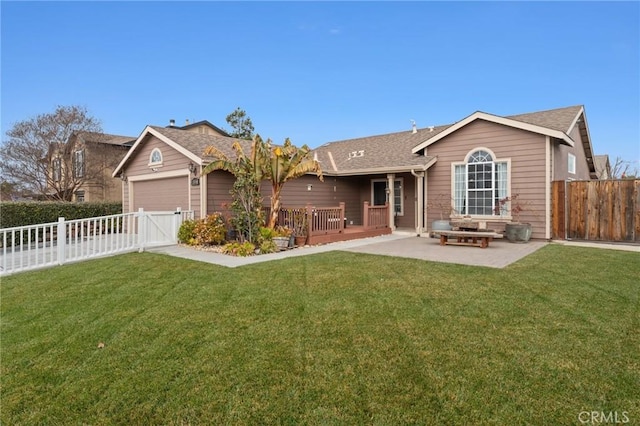 view of front facade featuring a garage, a patio, and a front yard