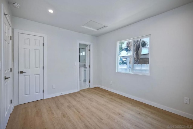 unfurnished room featuring light hardwood / wood-style flooring