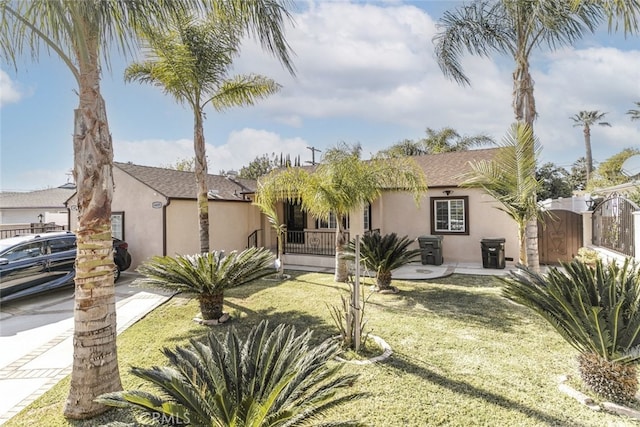 view of front of house with a front yard