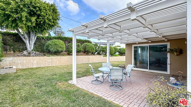 view of patio featuring a pergola