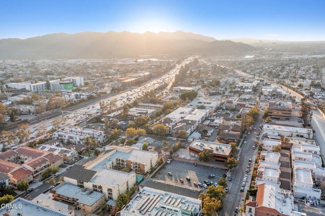 bird's eye view featuring a mountain view