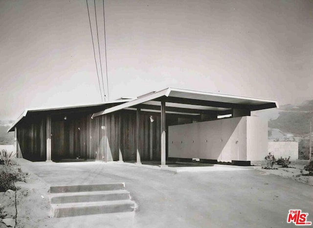 interior space featuring concrete flooring