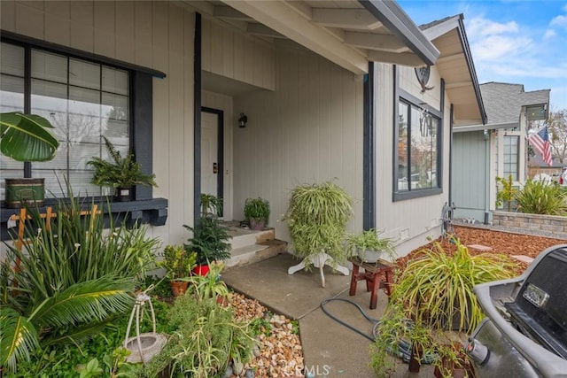 entrance to property featuring a patio