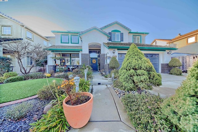 view of front facade with a front yard