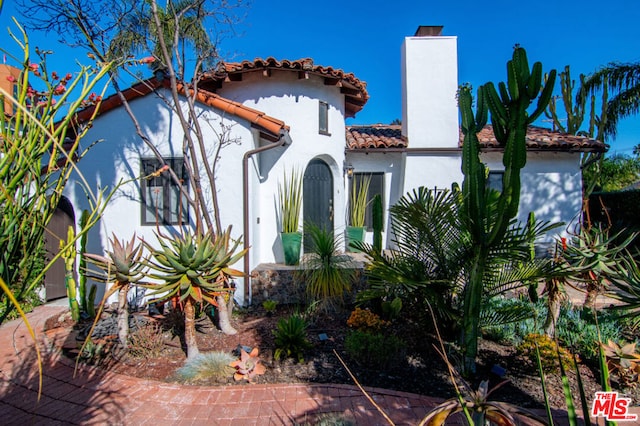 view of mediterranean / spanish-style home