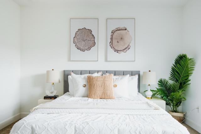 bedroom featuring carpet