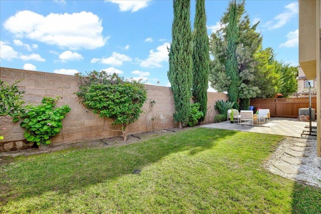 view of yard with a patio