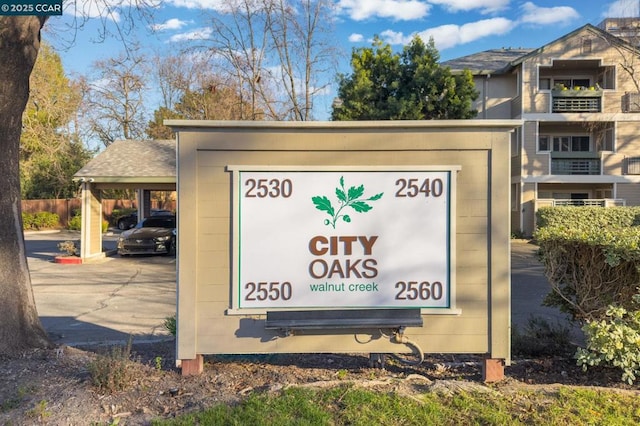 view of community / neighborhood sign