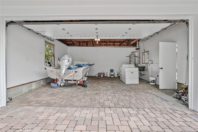 garage with washer / dryer