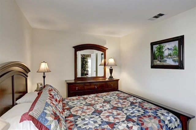 bedroom with carpet flooring