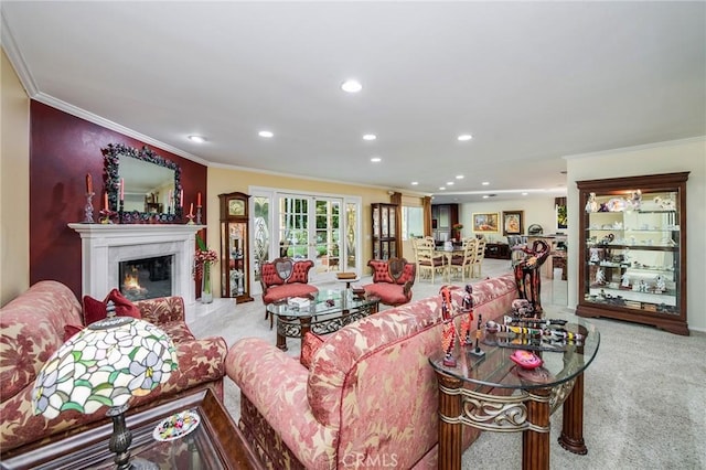 living room featuring crown molding and carpet