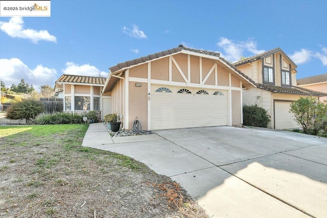 view of front of house with a front lawn