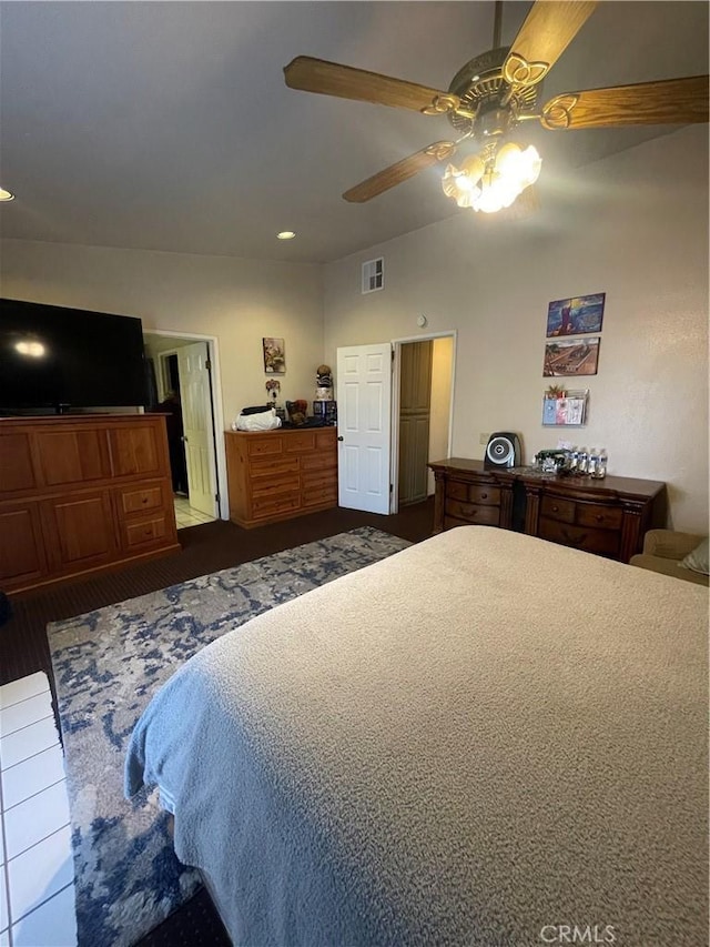 bedroom featuring ceiling fan