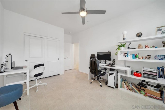 office area with ceiling fan