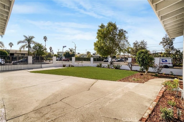 view of yard with a patio