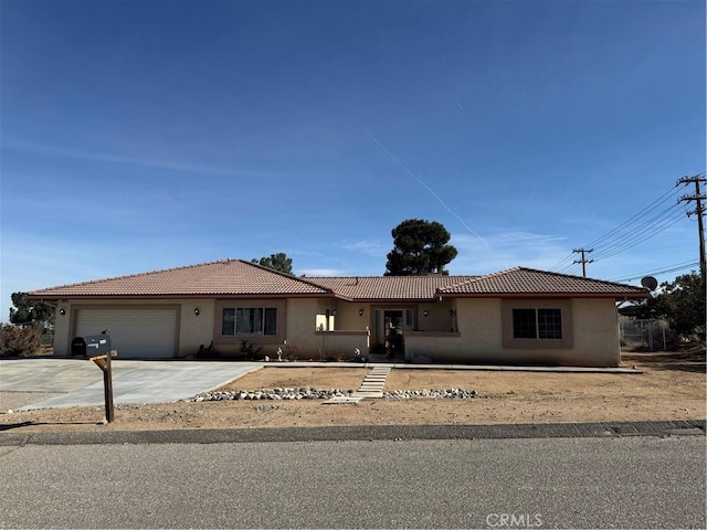 view of front facade featuring a garage