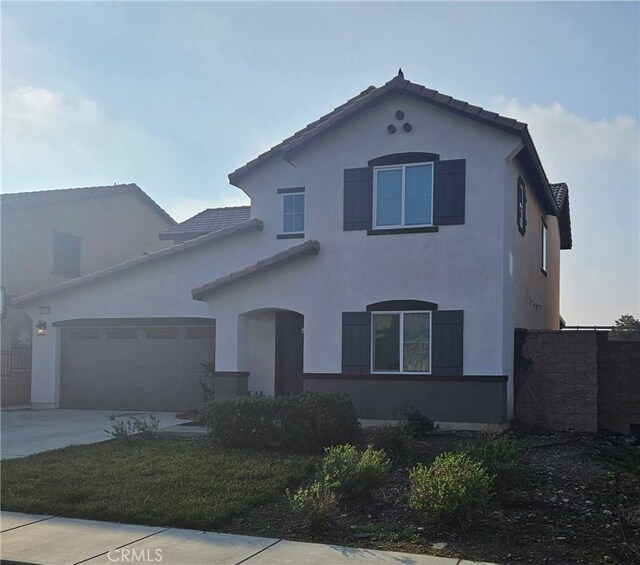 view of front of house featuring a garage