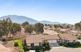 bird's eye view featuring a mountain view