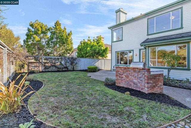 view of yard featuring a patio