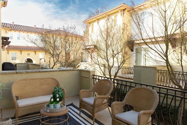 balcony with an outdoor kitchen