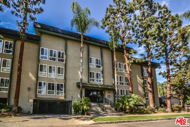 4407 Francis Ave Unit 305, Los Angeles CA, 90005, 2 bedrooms, 2 baths condo for sale