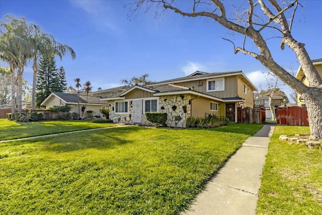 view of front facade with a front yard