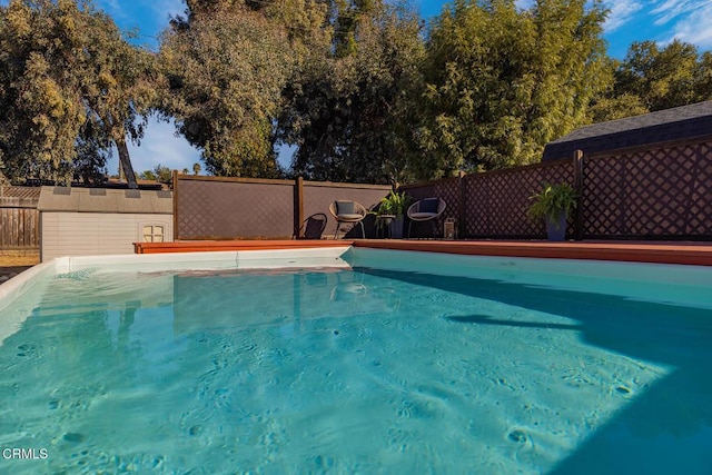 view of swimming pool